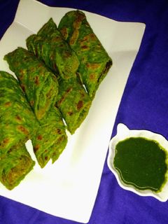 A picture of Moong dal palak cheela rolls.