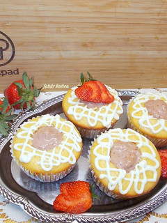 Töltött szuper muffin (Eper nutellás) recept fotója