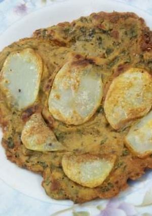 A picture of Besan Alu Tikki.