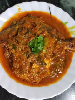 পমফ্রেট মাছের কালিয়া (Pomfret maacher Kalia Recipe In Bengali) রেসিপির প্রধান ছবি