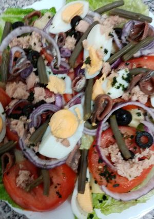 Una foto de Ensalada a la niçoise