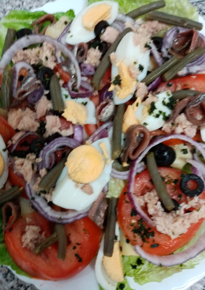 Una foto de Ensalada a la niçoise
