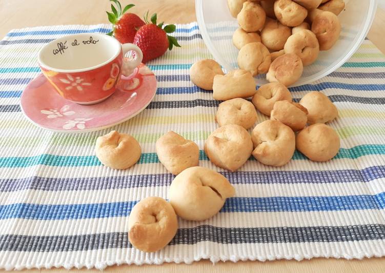 Recetta di Fatto in casa super veloce Ciambellie yogurt e limone