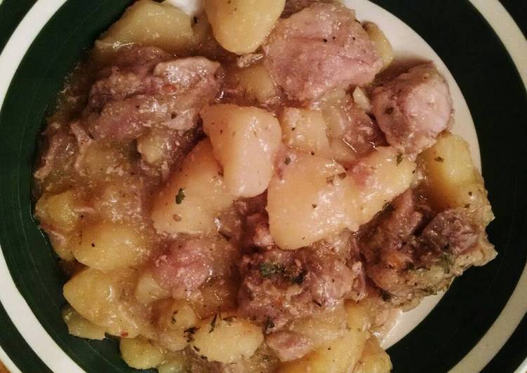 Crock Pot Pork and Potatoes