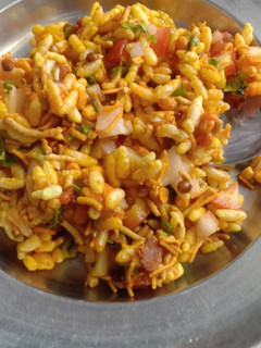મમરા ની ભેળ (Mamara Bhel Recipe In Gujarati) રેસીપી મુખ્ય ફોટો