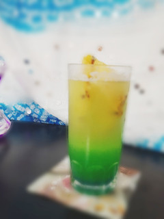 அன்னாசி குராசோ மோக்டெயில் செய்முறை முக்கிய புகைப்படம்