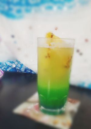 அன்னாசி குராசோ மோக்டெயில் செய்முறை முக்கிய புகைப்படம்