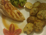 Pechugas a la plancha con papas rusticas y guacamole