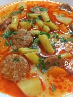 Zöldbableves kolbásszal recept fotója