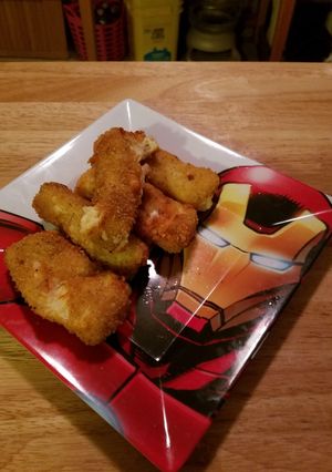 A picture of Chicken Alfredo Mozzarella Sticks.