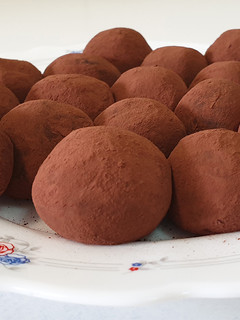 Una foto de Trufas de chocolate con leche condensada