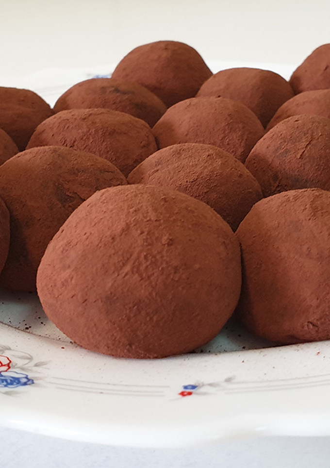 Una foto de Trufas de chocolate con leche condensada