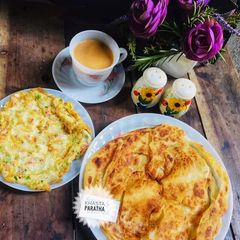 A picture of Khasta lachaidar paratha.