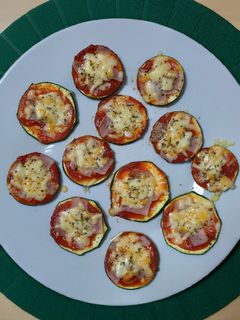 Una foto de Minipizzas de calabacín