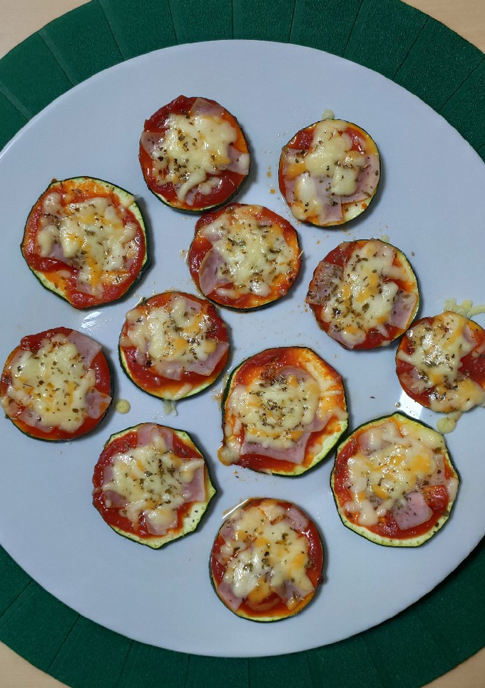 Una foto de Minipizzas de calabacín