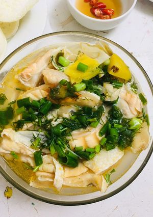 Hình của món Bún lườn cá hồi - Rosy’s kitchen.