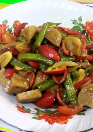 Foto resep Oseng Kulit Melinjo, Kacang panjang dan Bakso