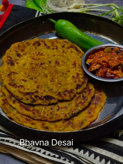 દૂધી ના ઢેબરા.(Dudhi na Dhebra in Gujarati) રેસીપી મુખ્ય ફોટો