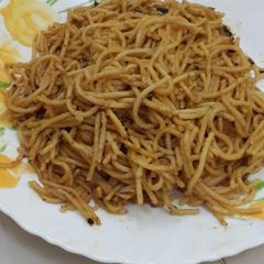 Garlic spagetthi noodles A picture of Garlic spagetthi noodles.