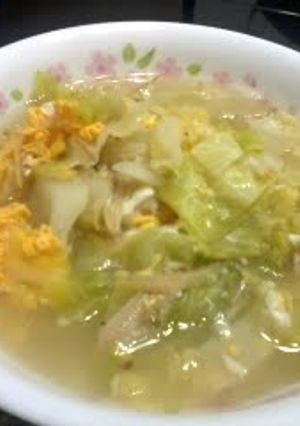 A picture of Cabbage And Egg In Dried Anchovies Soup.