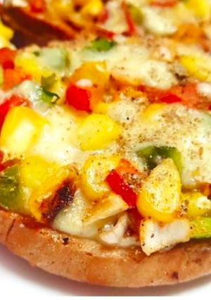 A picture of Garlic Bread Pizza.