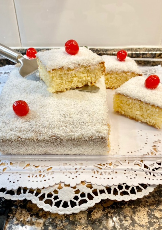 Una foto de Pastel muy esponjoso y húmedo de coco