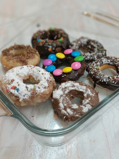 சுவையான டோனட்ஸ் (donuts recipe in Tamil) செய்முறை முக்கிய புகைப்படம்