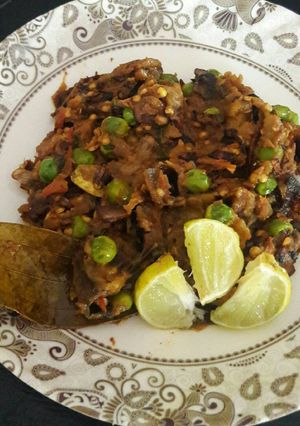 A picture of Brinjal matar kheema.