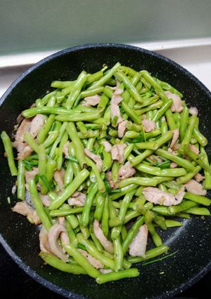 Hình của món Đậu co ve xào thịt heo nạc.