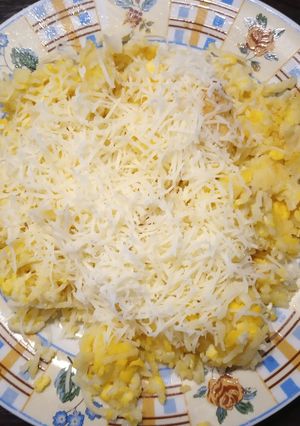 Tojásos tejfölös sült tészta recept fotója