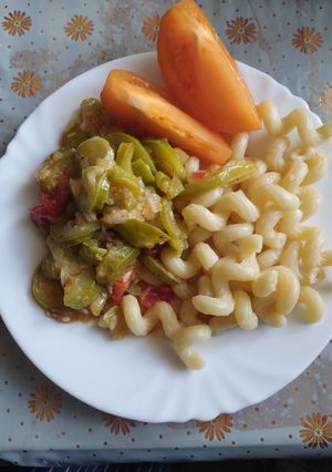 Фото Кабачки тушковані з помідорами і часником.