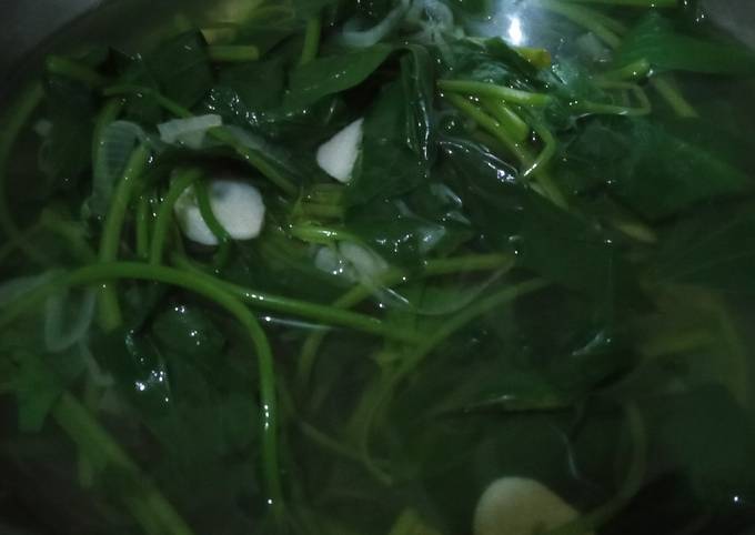 Cara Gampang Membuat Sayur bening lengguk (daun ubi) yang Bisa Manjain Lidah