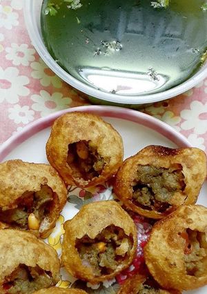 A picture of Pani puri.