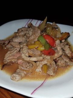 Una foto de Ternera con pimientos