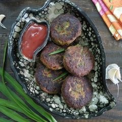 A picture of Phodshiche Vadey (Phodshi Cutlets).
