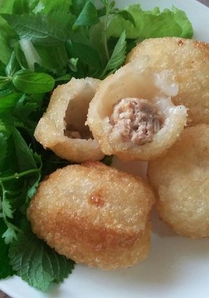 Hình của món Bánh rán nhân tôm thịt nấm.