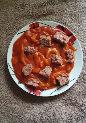 A picture of Rustic Pasta Tomato Sauce with Corned Beef.