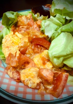 Una foto de Tomate salteado y huevos revueltos xīhóngshì chǎo jīdàn JaponésTOMATO NOTAMAGUOITAME🇨🇳🇺🇾🇯🇵番茄炒蛋（トマたま）