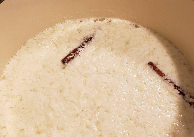 Dulce de leche casero (Dominican style milk treat) Dulce de leche casero (Dominican style milk treat)