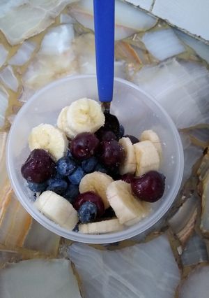 Una foto de Mini ensalada de Frutas de cereza 🍒
