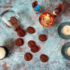 A picture of Coffee-Bean Cookies 🍪.
