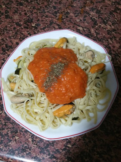 Una foto de Tallarines con Mejillones en escabeche
