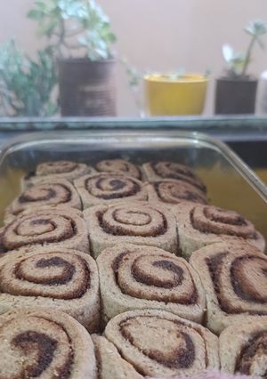 Una foto de Rolls de canela veganos