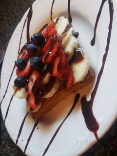 Una foto de Snacks Pan tostado con fruta
