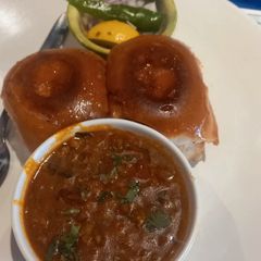 A picture of Pav bhaji Mumbai style.