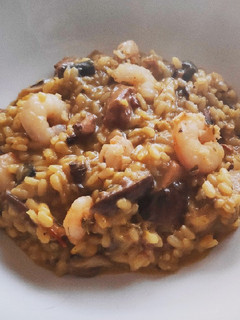 Una foto de Risotto de setas y gambas