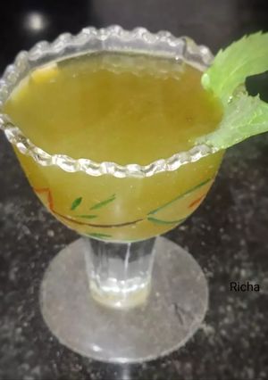 A picture of Gondhoraj Lemon mint juice.