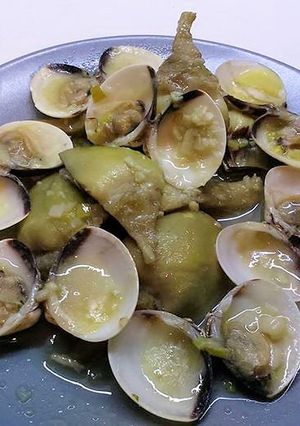 Una foto de Alcachofas con Almejas