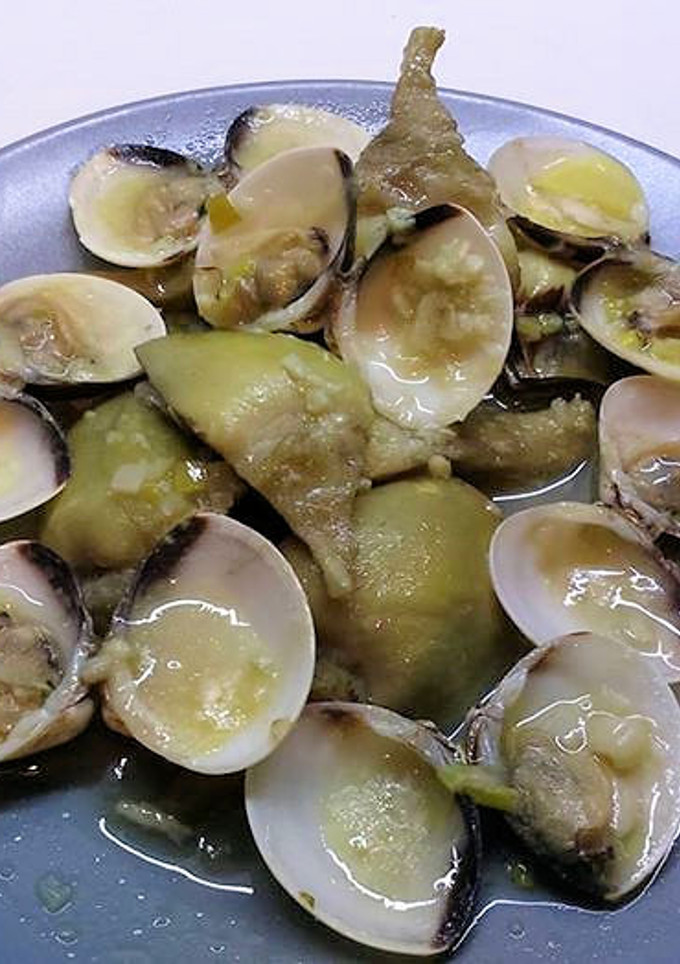 Una foto de Alcachofas con Almejas