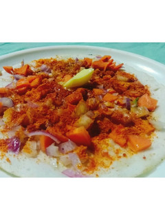 வெஜிடபிள் பட்டர் பொடி ஊத்தப்பம் (Vegetable butter podi uthappam recip[e in tamil) செய்முறை முக்கிய புகைப்படம்